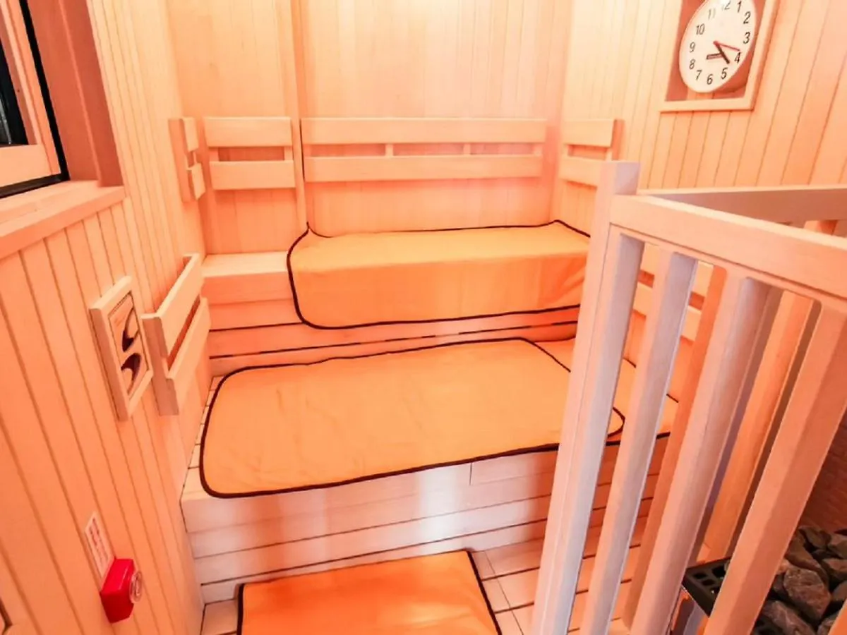 Hotel Livemax Premium Umeda East Osaka 3*,